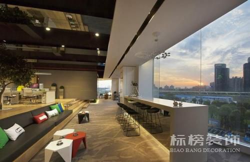 深圳辦公室裝修如何選擇好家居？