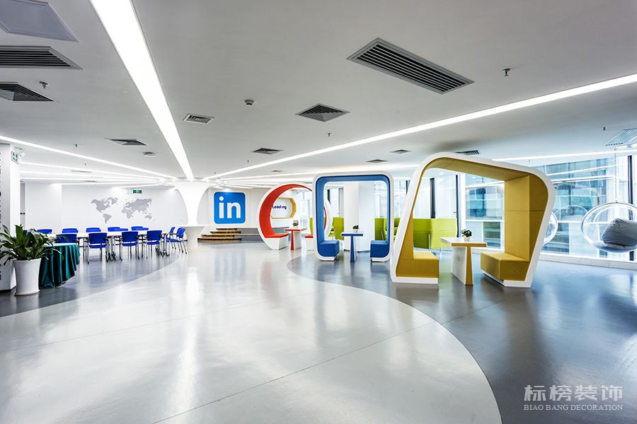 高層龍崗辦公室裝修怎么顯得有企業(yè)文化，體現(xiàn)公司特色